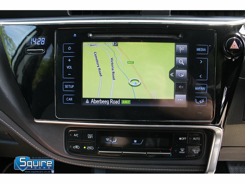 Toyota Auris Vvt-h Design U1550 Ulez HF68XML White #6