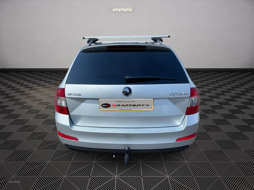Skoda Octavia 1.6 Tdi Cr 110 Se Dsg Silver #4