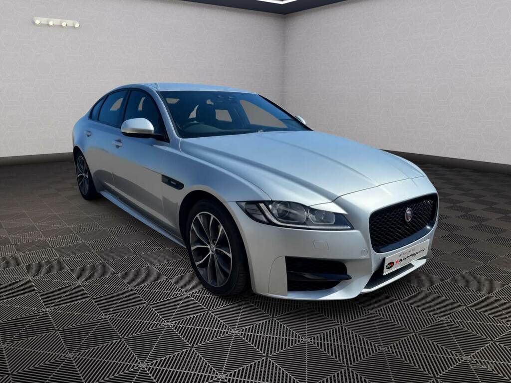 Jaguar XF 2.0D 180 R-sport Silver
