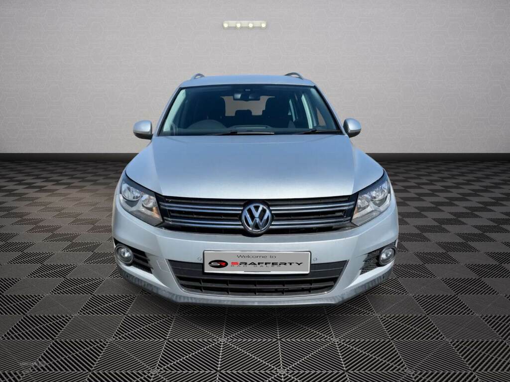 Volkswagen Tiguan 2.0 Tdi Bluemotion Tech Se 2Wd Silver #2