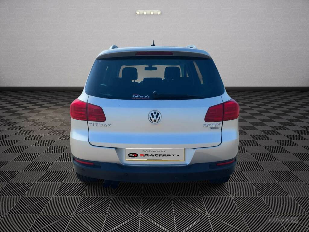 Volkswagen Tiguan 2.0 Tdi Bluemotion Tech Se 2Wd Silver #4