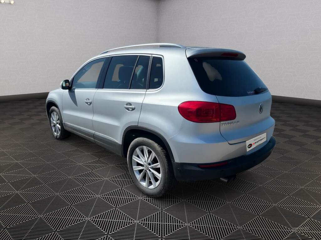 Volkswagen Tiguan 2.0 Tdi Bluemotion Tech Se 2Wd Silver #3