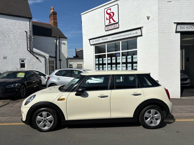Mini Hatch One Hatchback White #5