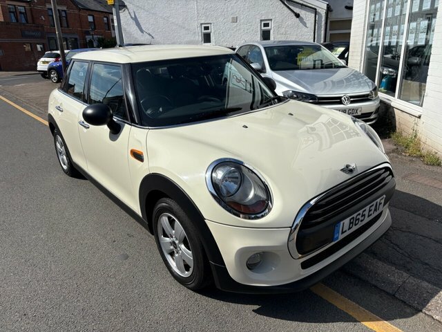 Mini Hatch One Hatchback White #2