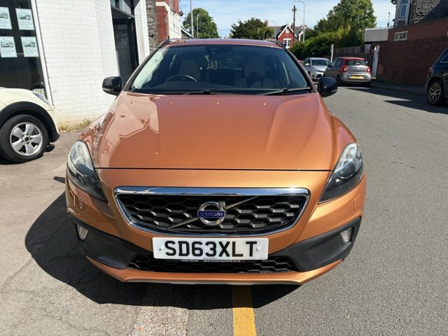 Volvo V40 Cross Country D2 Lux Hatchback Brown #3
