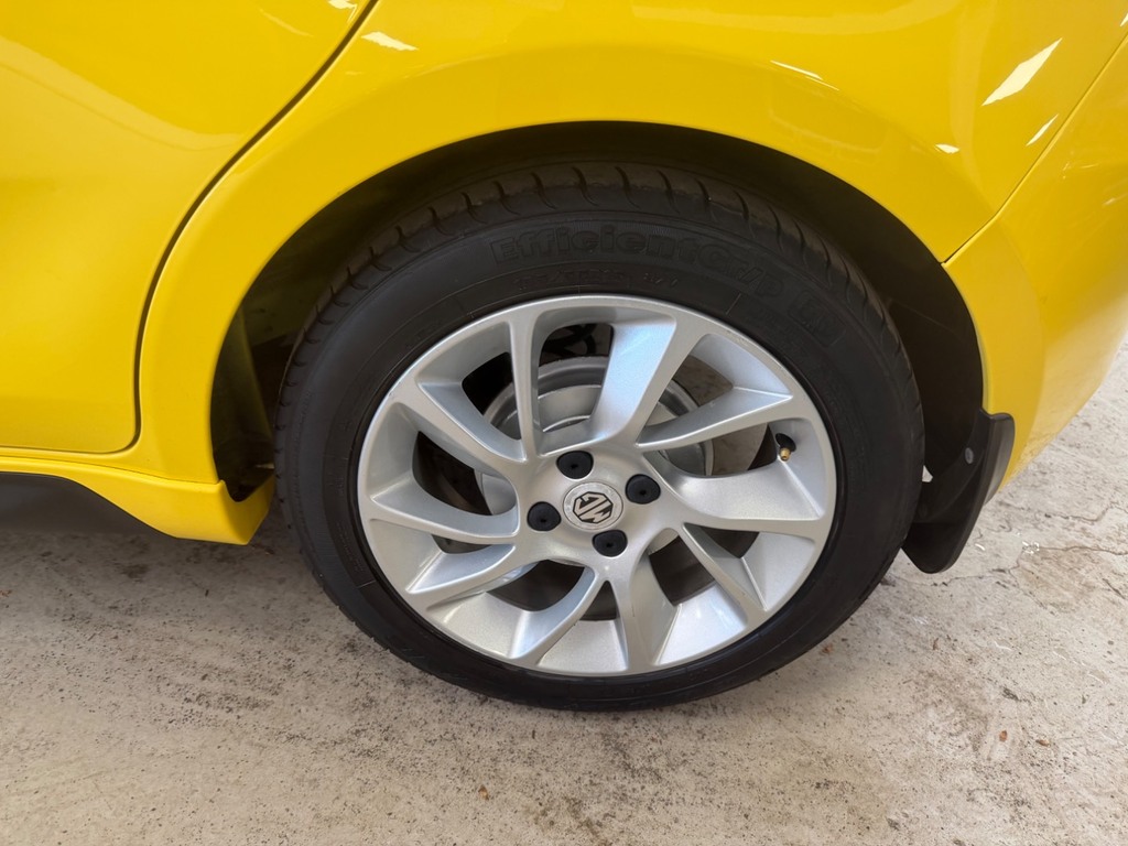 MG MG3 1.5 Vti-tech 3Form Sport Start Stop Yellow #6