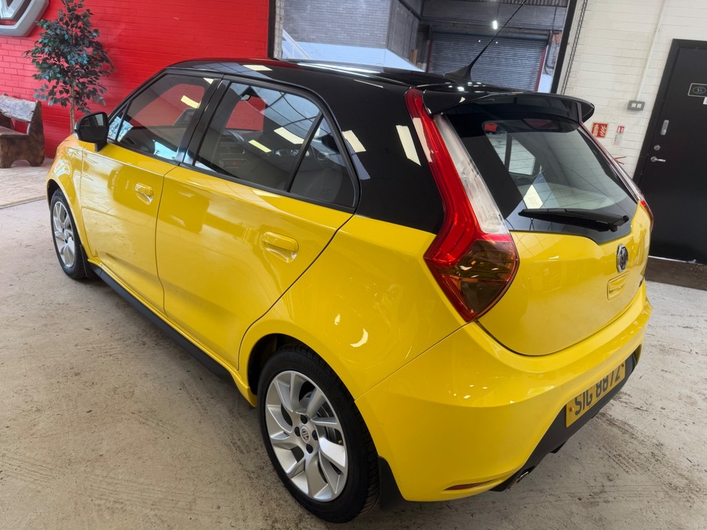 MG MG3 1.5 Vti-tech 3Form Sport Start Stop Yellow #4