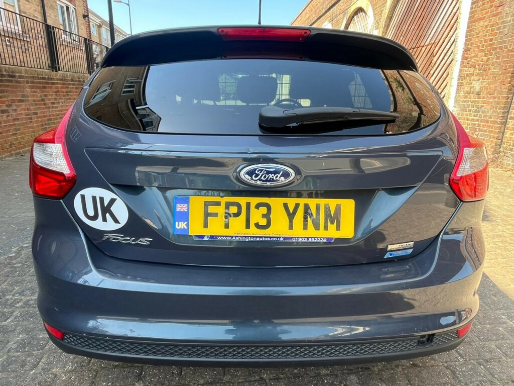 Ford Focus Hatchback 1.6 Tdci Zetec 2013 FP13YNM Grey #5