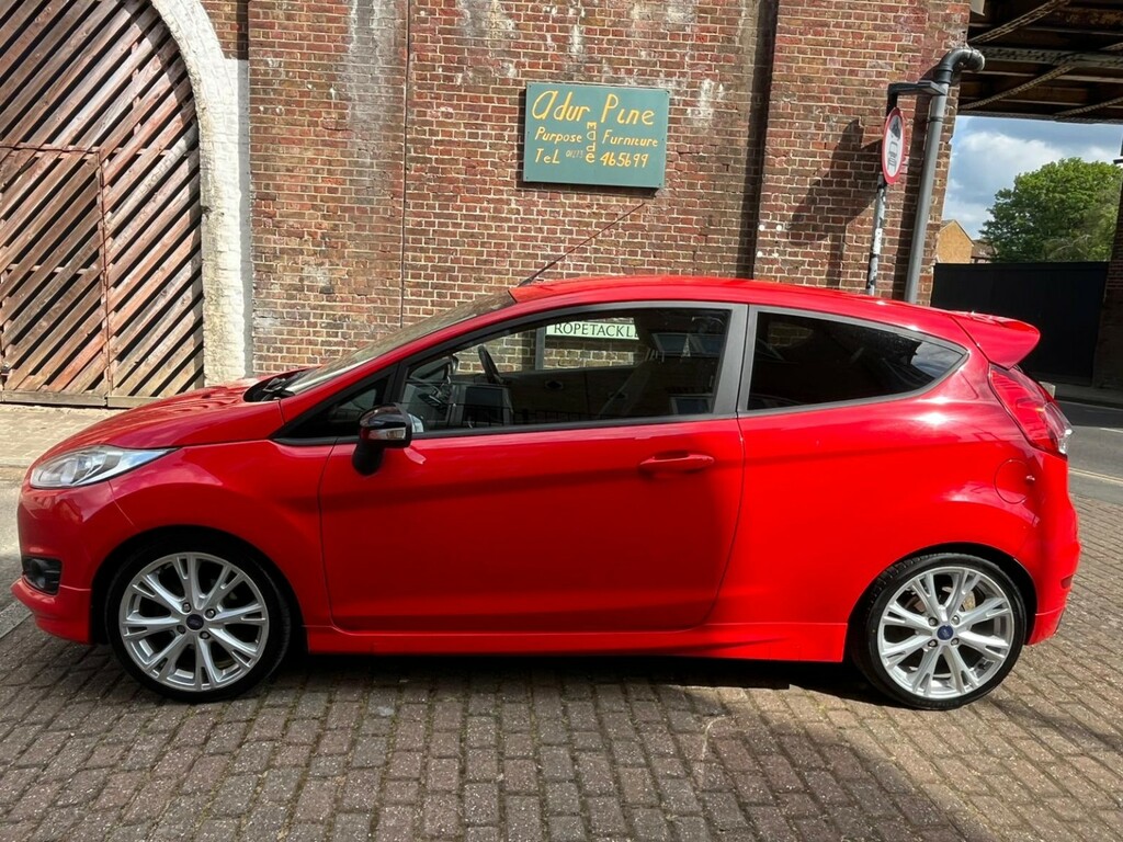 Ford Fiesta Hatchback 1.0 T Ecoboost Zetec S 2014 YY14XKN Red #4