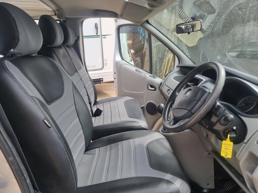 Vauxhall Vivaro  White #7