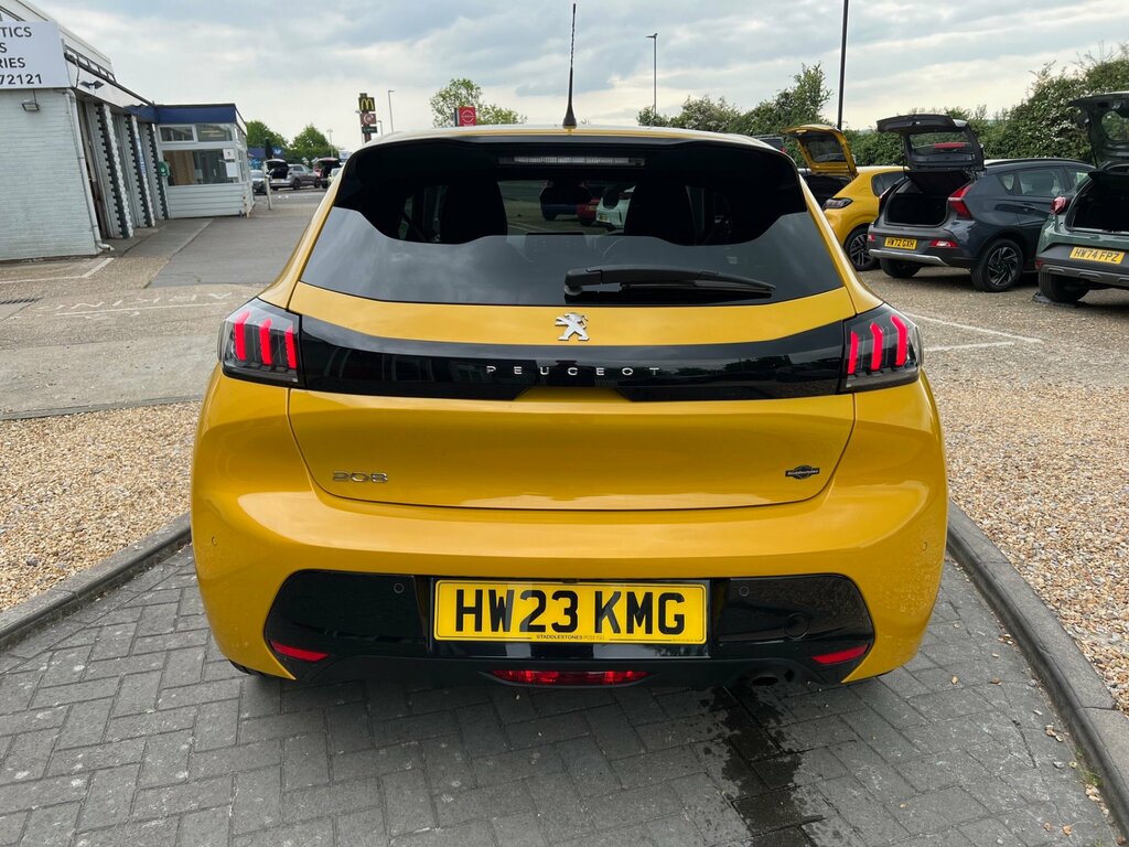 Peugeot 208 Allure Premium 1.2 Puretech 100 Eat8 HW23KMG Yellow #5