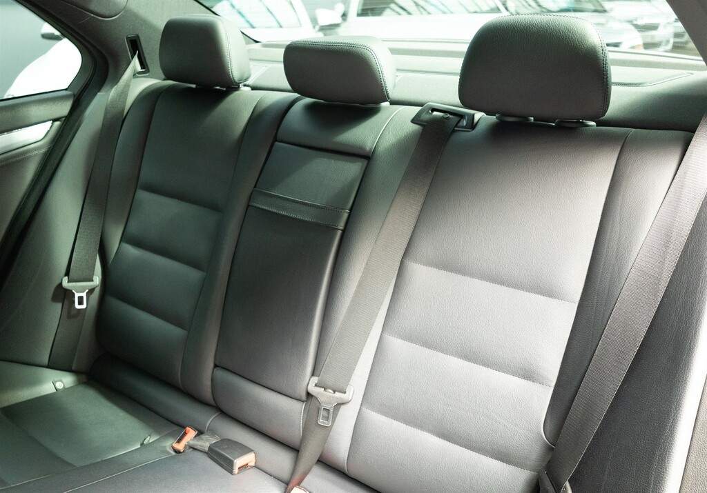 Mercedes-Benz C Class Saloon 1.8 Black #35