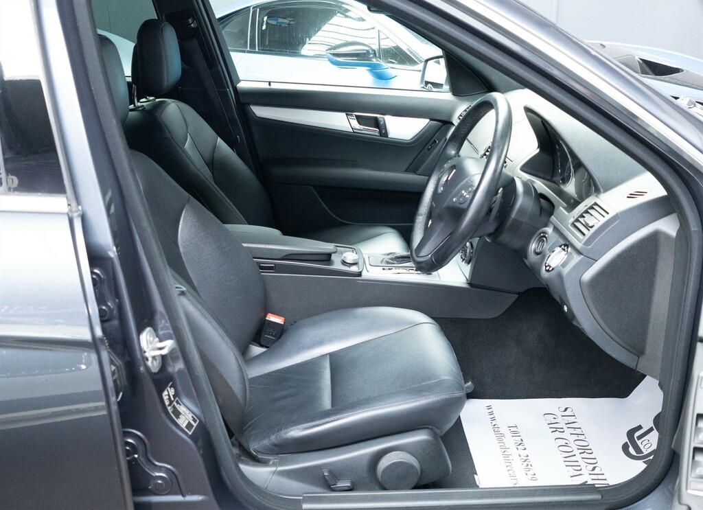 Mercedes-Benz C Class Saloon 1.8 Black #17