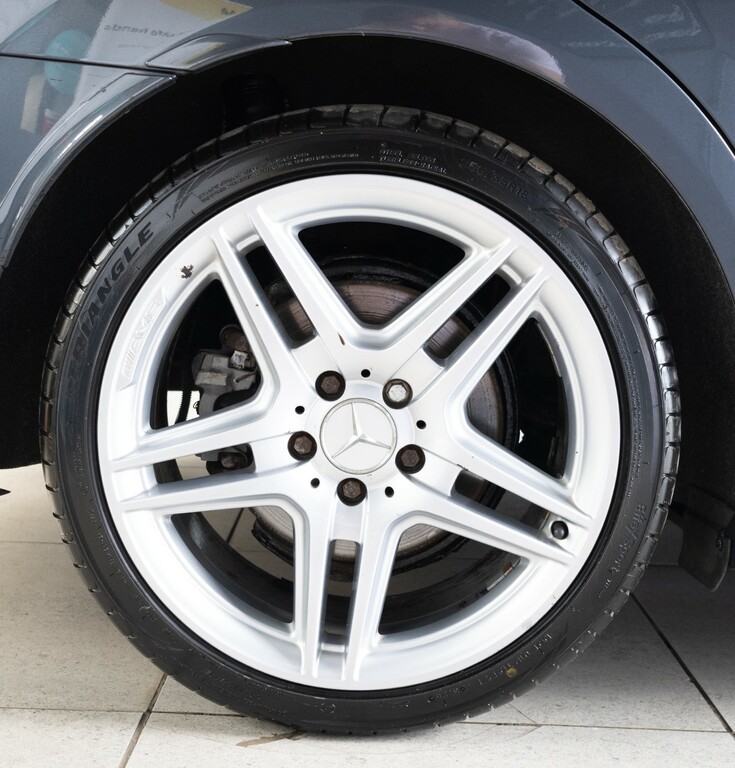 Mercedes-Benz C Class Saloon 1.8 Black #40