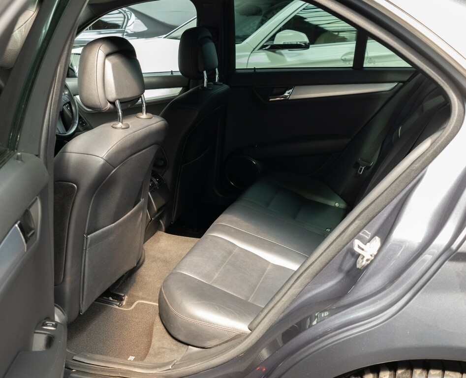 Mercedes-Benz C Class Saloon 1.8 Black #34