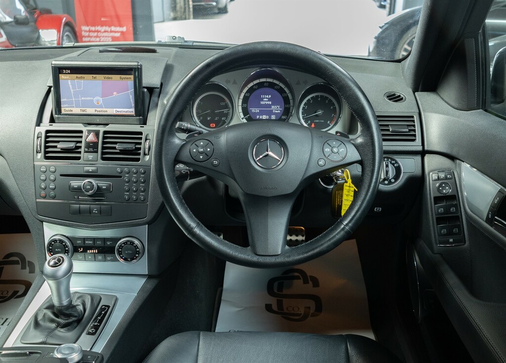 Mercedes-Benz C Class Saloon 1.8 Black #21