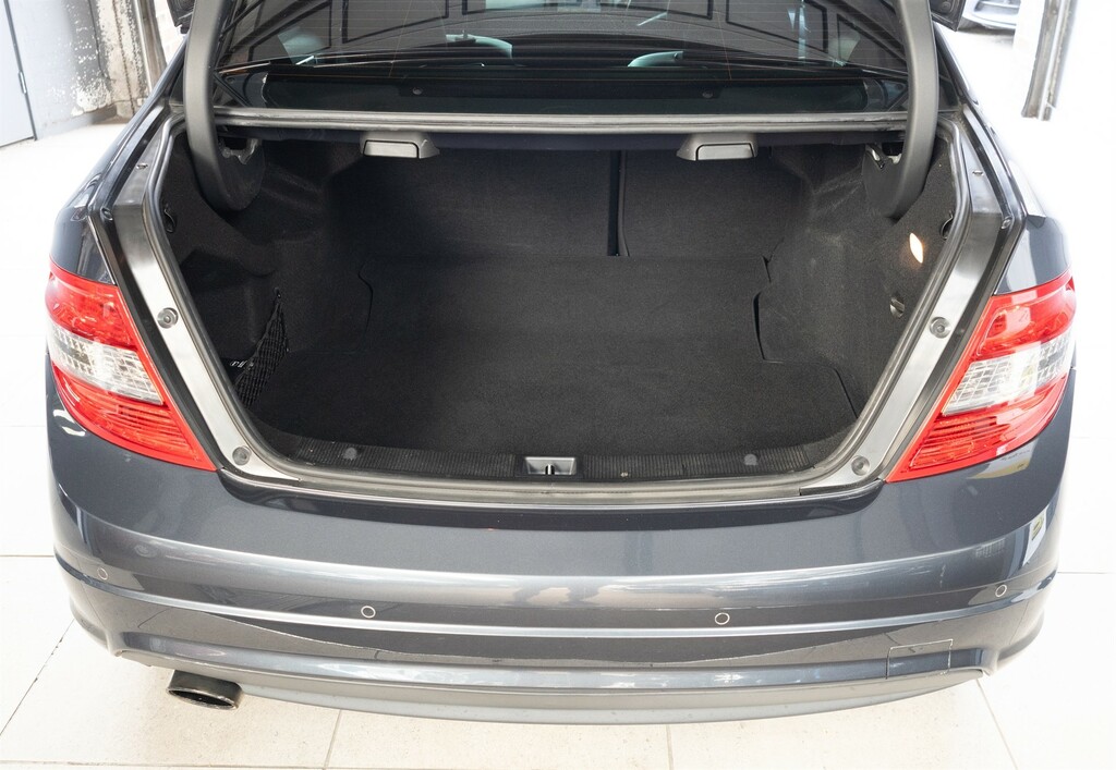 Mercedes-Benz C Class Saloon 1.8 Black #37