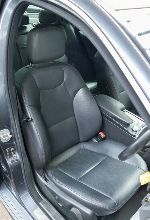 Mercedes-Benz C Class Saloon 1.8 Black #19