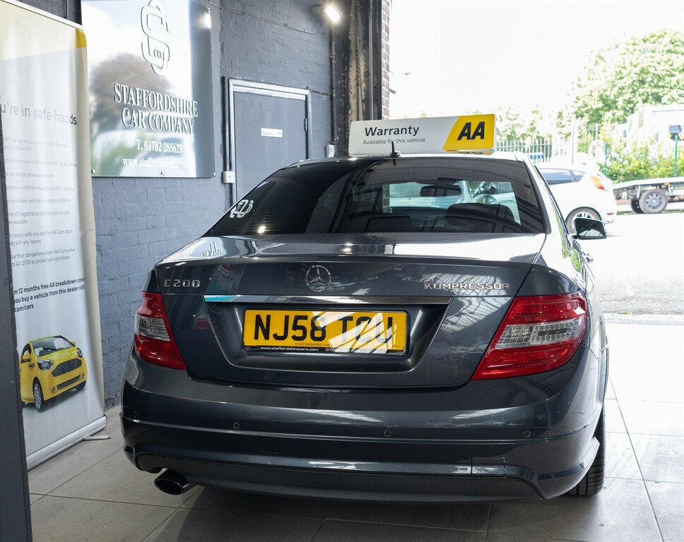 Mercedes-Benz C Class Saloon 1.8 Black #11