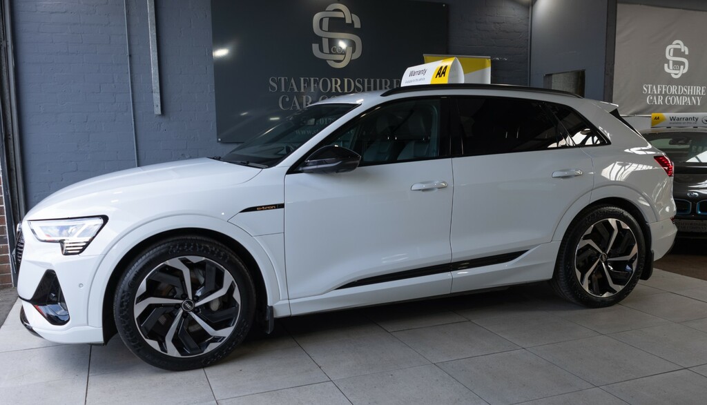 Audi E-tron Quattro Black Edition MF22XHT #5