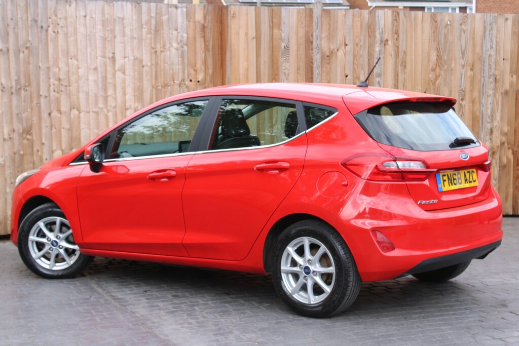 Ford Fiesta 1.1 Ti-vct Zetec 2018 FN68AZC Red #4