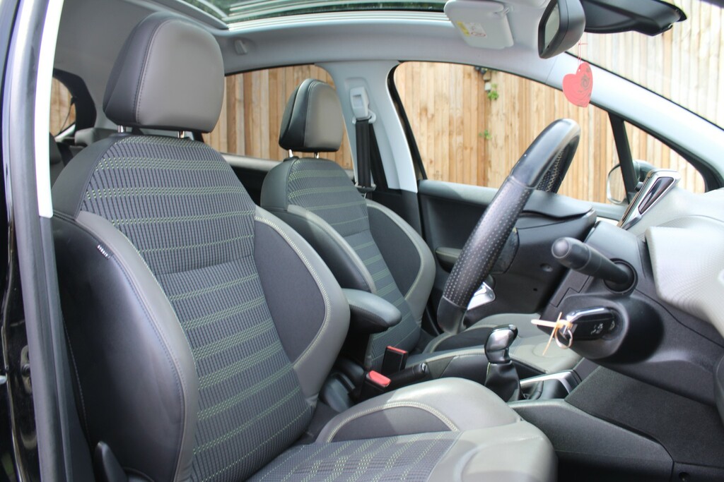 Peugeot 208 1.2 Puretech Allure 2015 SD65VPR Black #6