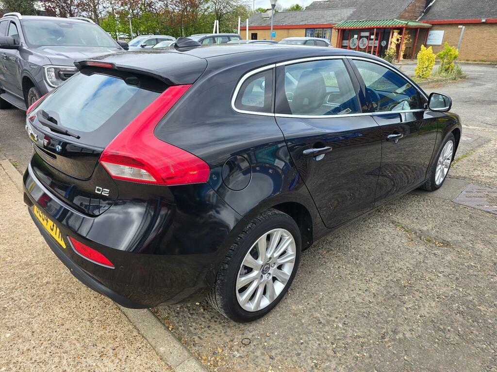 Volvo V40 1.6 D2 Se Lux Nav Euro 5 S S GL64JYR Black #3