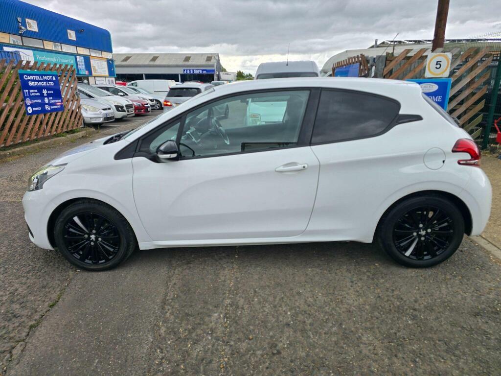 Peugeot 208 1.2 Puretech Black Edition Euro 6  White #6