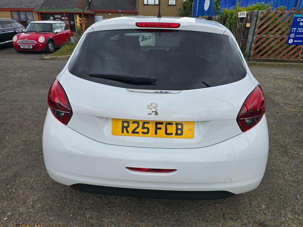 Peugeot 208 1.2 Puretech Black Edition Euro 6  White #4