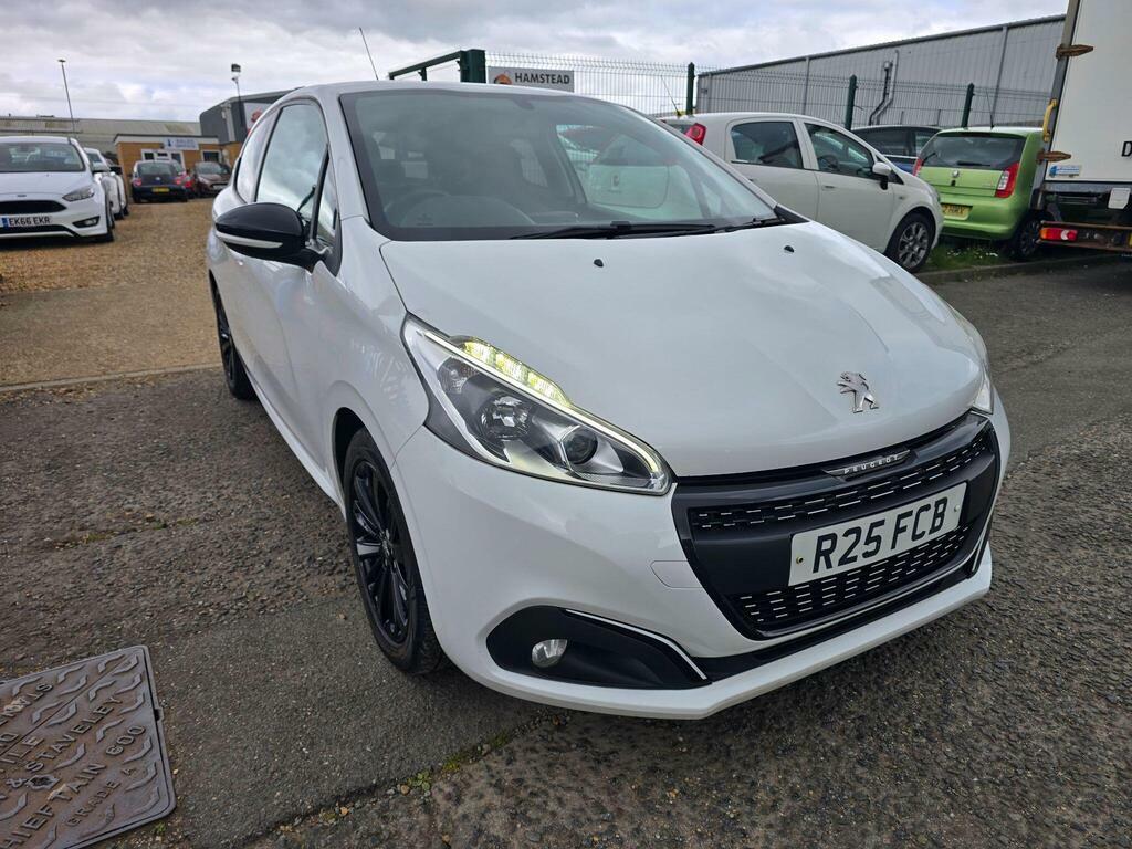 Peugeot 208 1.2 Puretech Black Edition Euro 6 White