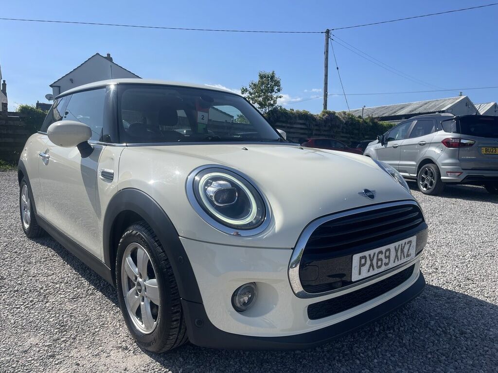 Mini Hatch 1.5 Cooper Classic Hatchback Eur White