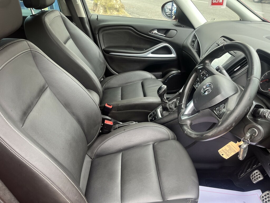 Vauxhall Zafira Tourer 1.4 I Turbo Sri Nav WG67VXP Red #4