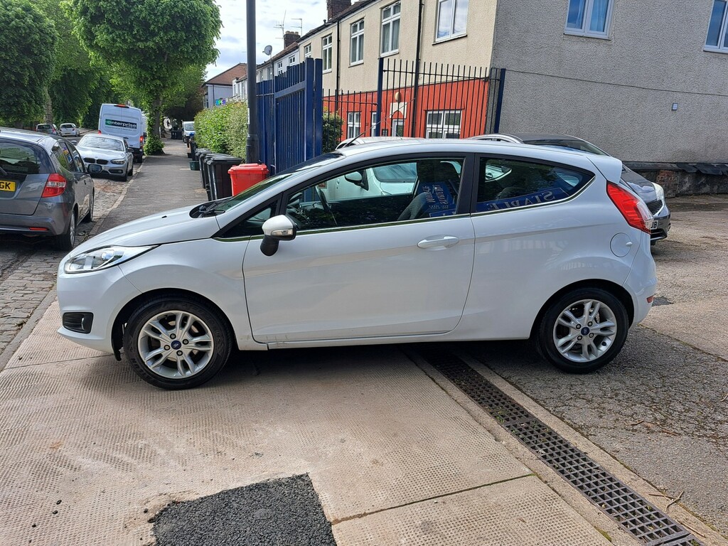 Ford Fiesta 1.3 Zetec VX15UNE White #2