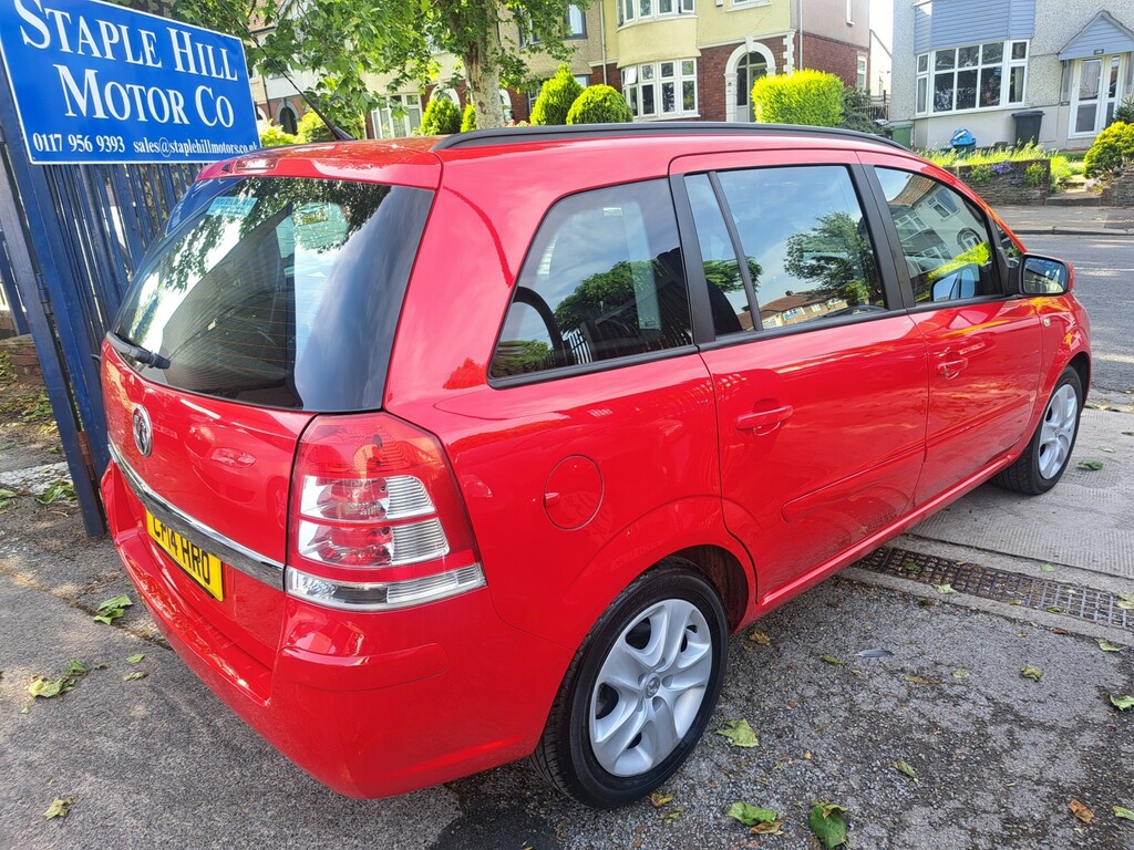 Vauxhall Zafira 1.8 16V Exclusiv Red #3