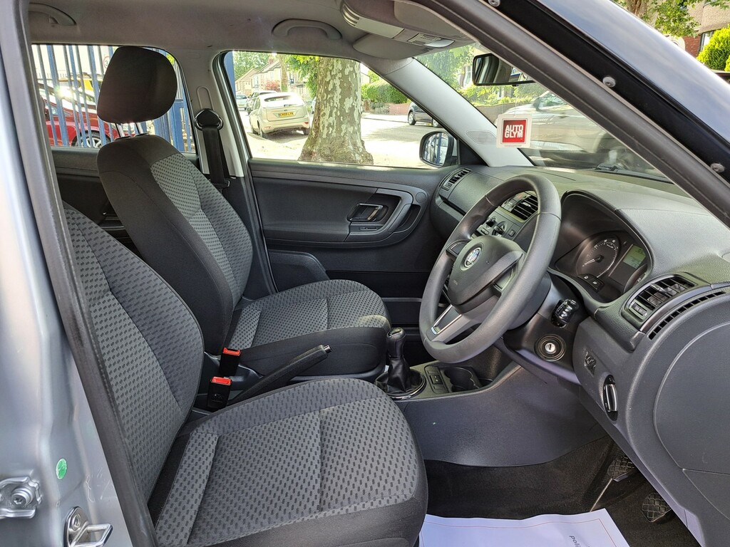 Skoda Fabia 1.2 Tsi Se CU14XXN Silver #4