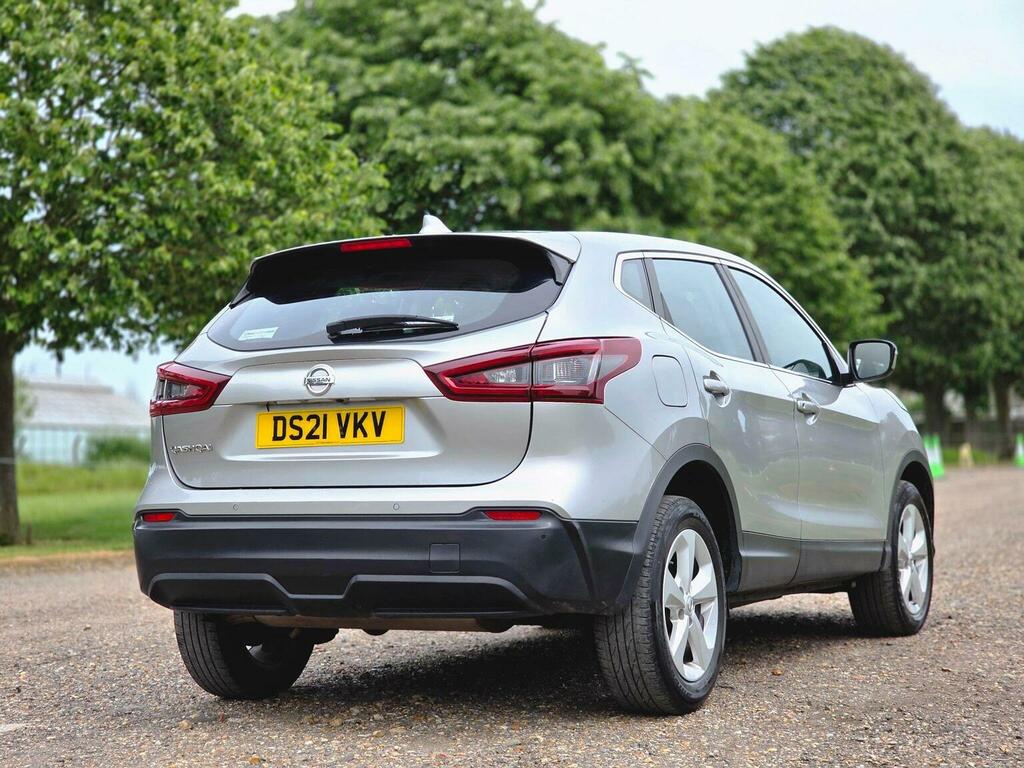 Nissan Qashqai 1.3 Dig-t Acenta Premium Dct Euro 6 Ss DS21VKV Silver #6