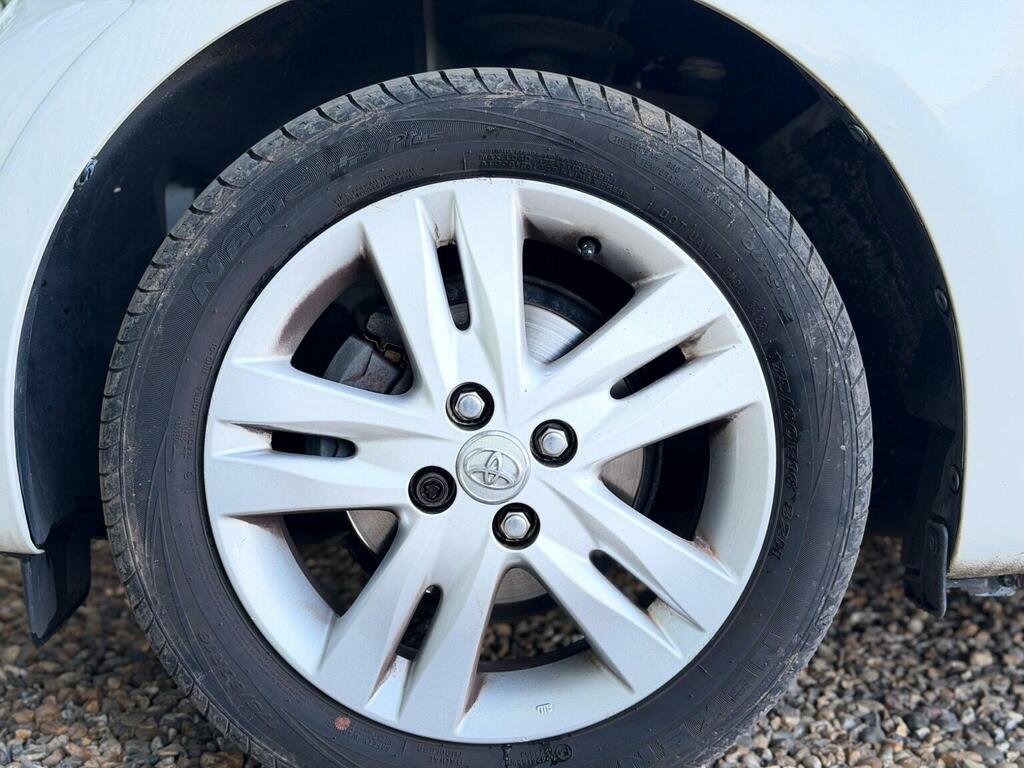 Toyota IQ Vvt-i Iq Red #29