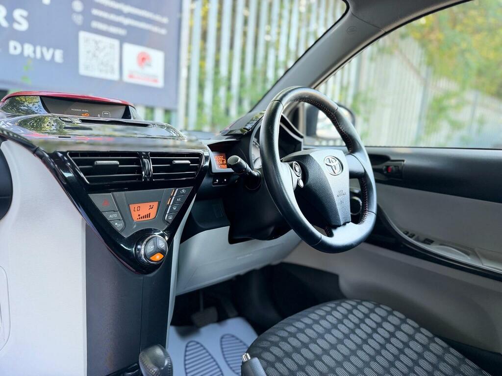 Toyota IQ Vvt-i Iq Red #2