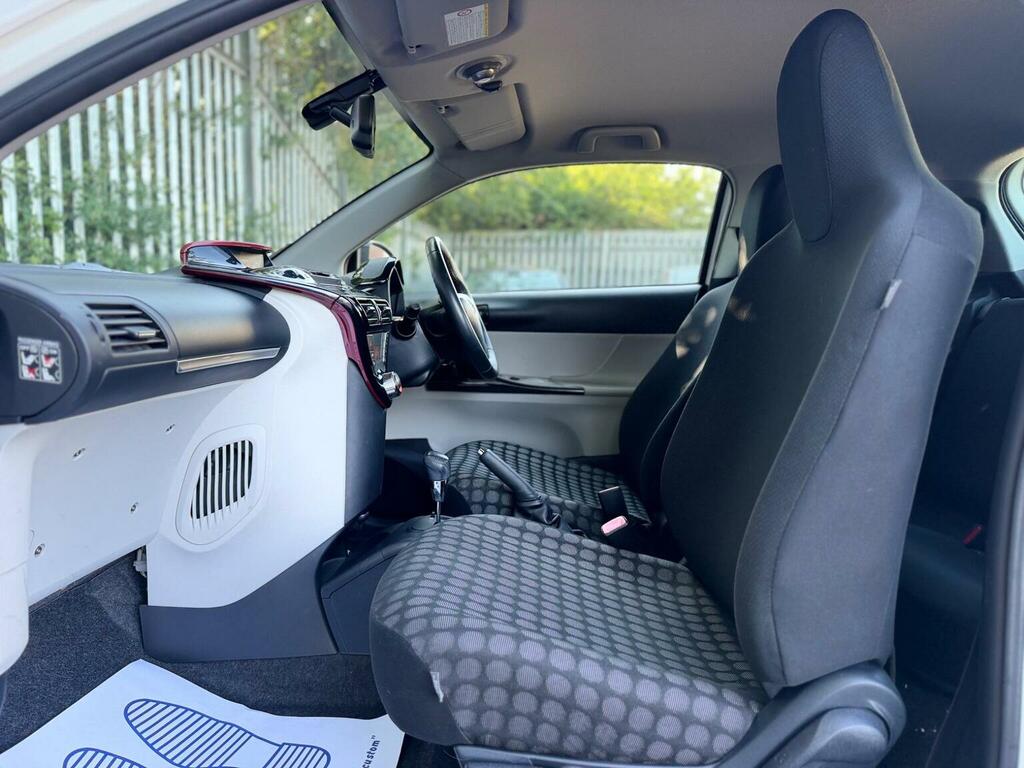Toyota IQ Vvt-i Iq Red #25