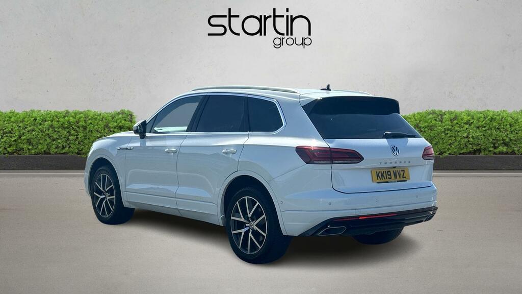Volkswagen Touareg 3.0 Tdi V6 R-line Tiptronic 4Motion Euro 6 Ss 5 KK19WVZ White #3