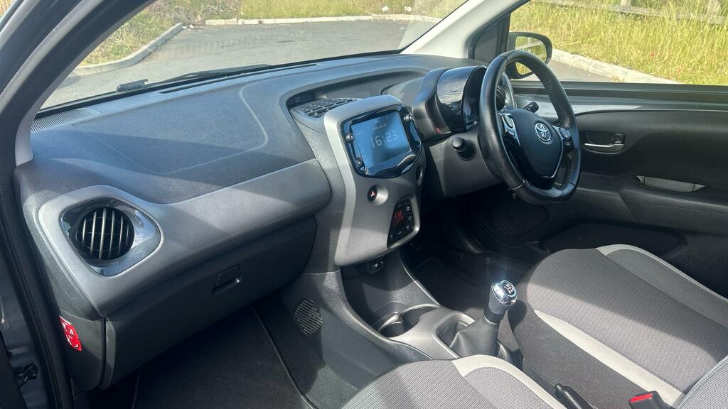 Toyota Aygo 1.0 Vvt-i X-trend Euro 6 Safety Sense VK21OFB Grey #2