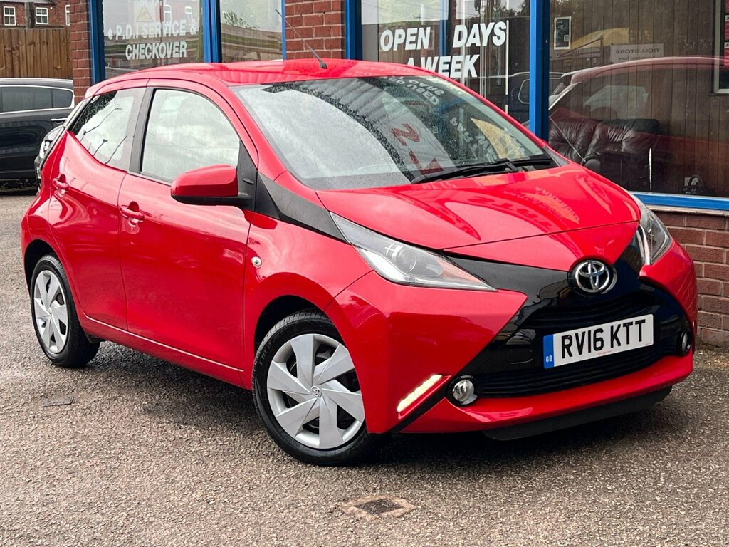 Toyota Aygo 1.0 Vvt-i X-play Euro 6 Red