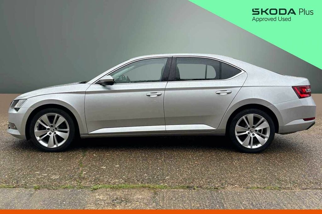 Skoda Superb 2.0 Tdi Cr 190 Se L Executive 4X4 Dsg 7 Sp Silver #4