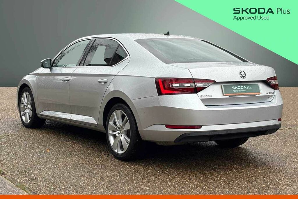 Skoda Superb 2.0 Tdi Cr 190 Se L Executive 4X4 Dsg 7 Sp Silver #3