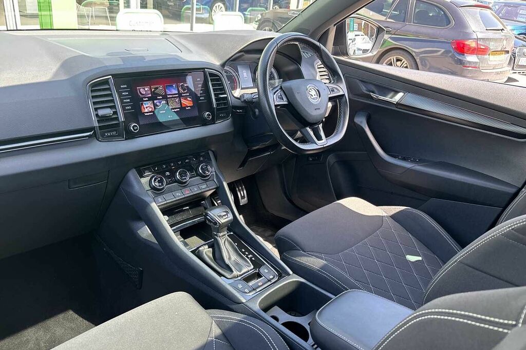 Skoda Karoq Suv 2.0 Tsi 190Ps 4X4 Sportline Dsg Black #2