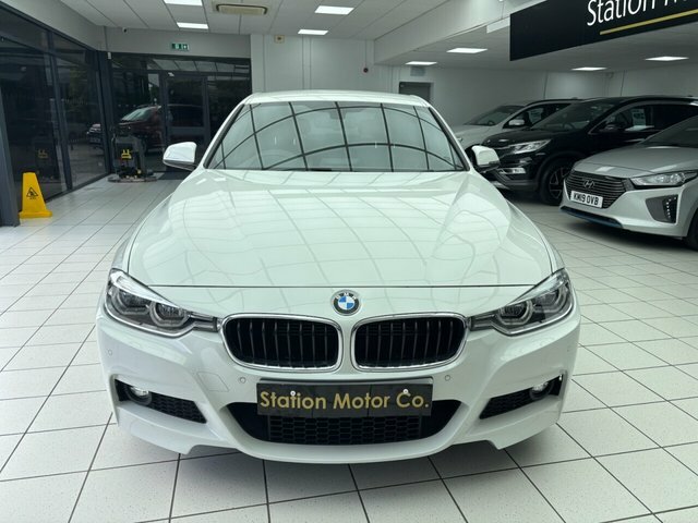 BMW 3 Series 330E 7.6Kwh M Sport YE17NFY White #5