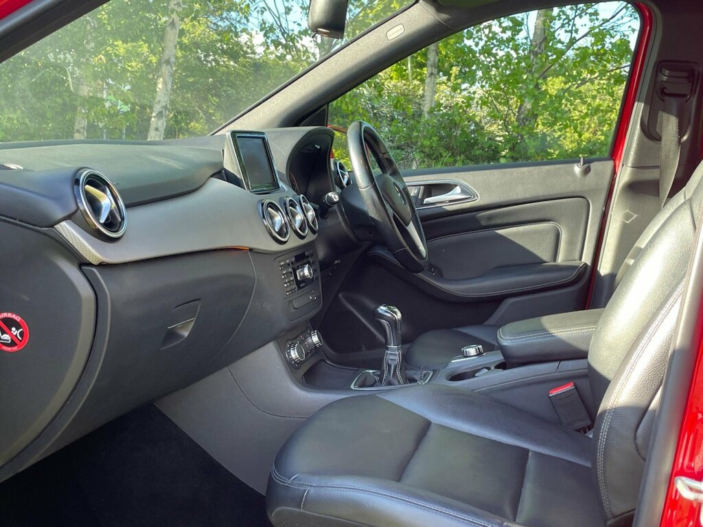 Mercedes-Benz B Class 1.8 B180 Cdi Blueefficiency Sport Euro 5 Ss Red