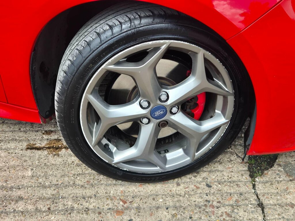 Ford Focus 2.0T Ecoboost St-3 Euro 5 Ss EO13SKJ Red #3