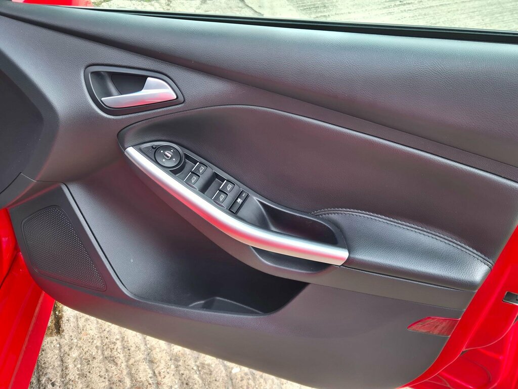 Ford Focus 2.0T Ecoboost St-3 Euro 5 Ss EO13SKJ Red #5
