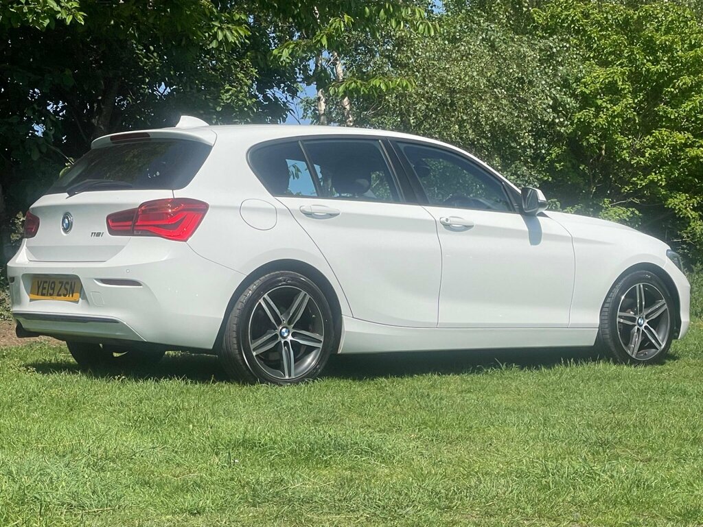 BMW 1 Series 1.5 118I Sport Euro 6 Ss YE19ZSN White #2